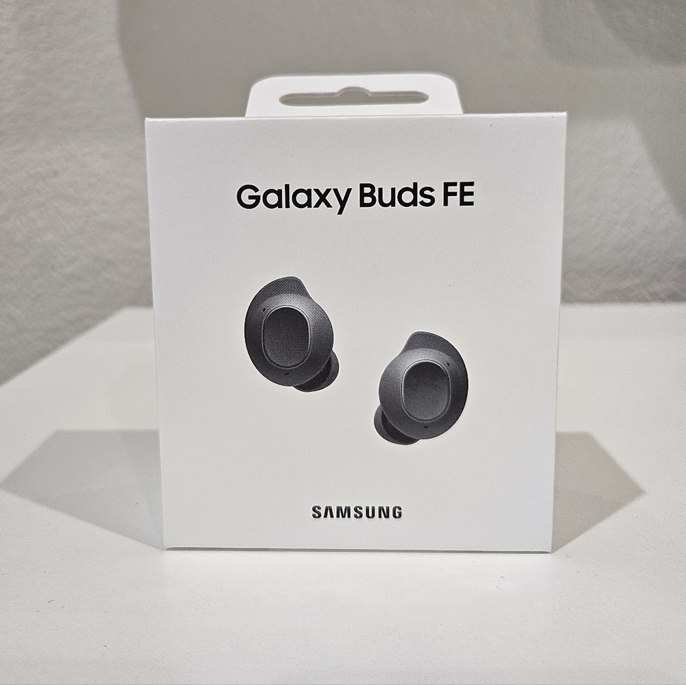 New/Sealed: Samsung Galaxy Buds FE (Graphite)
